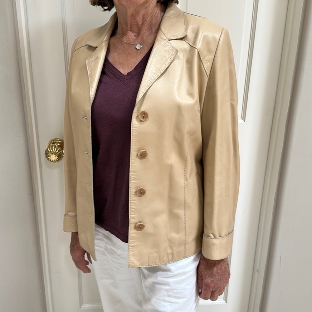 Peruzzi leather jacket. Women’s size 50. Tan​​​​​​​​​​​​​​​​​